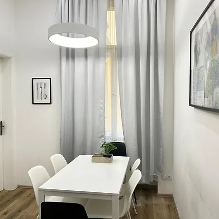 Entire Unit In The Center Of Prague Apartment Exterior photo