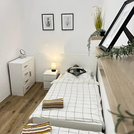 Entire Unit In The Center Of Prague Apartment Exterior photo